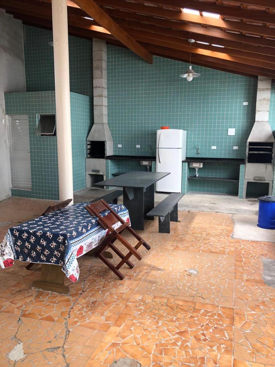 Chale Vilalba - *